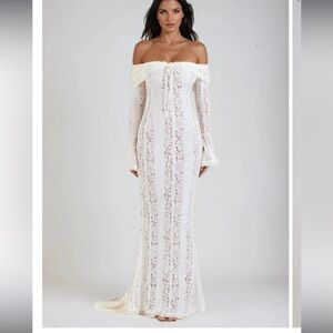 Chic Off-Shoulder Lace Gown